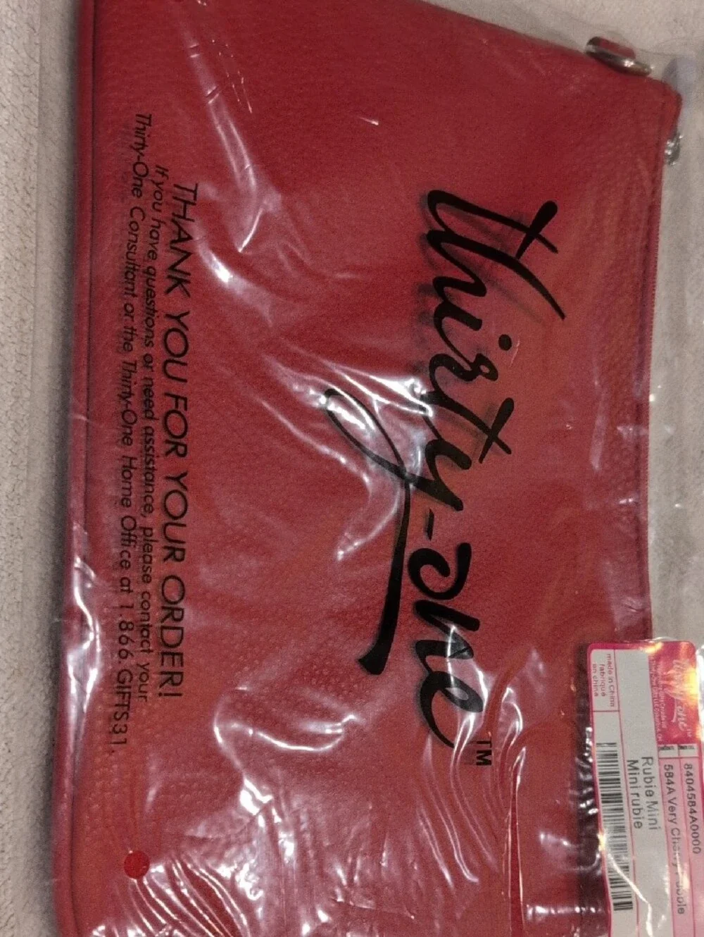 thirty-one Rubie Mini Pebble Party Accessory in Red